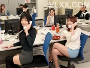 gọi cô bạn thân về nhà vlxx