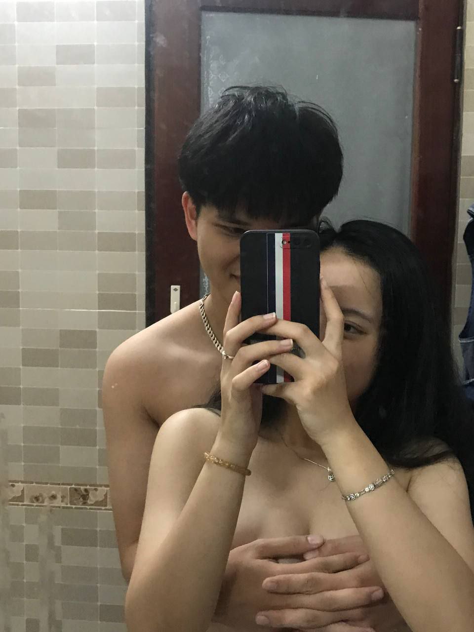 Massage phụ nữ gợi cảm